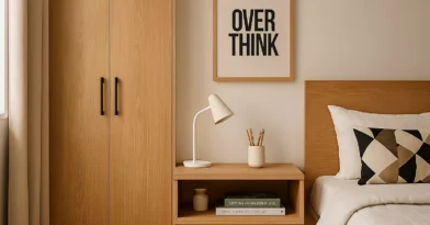 Criado-Mudo Acoplado Ao Guarda-Roupa